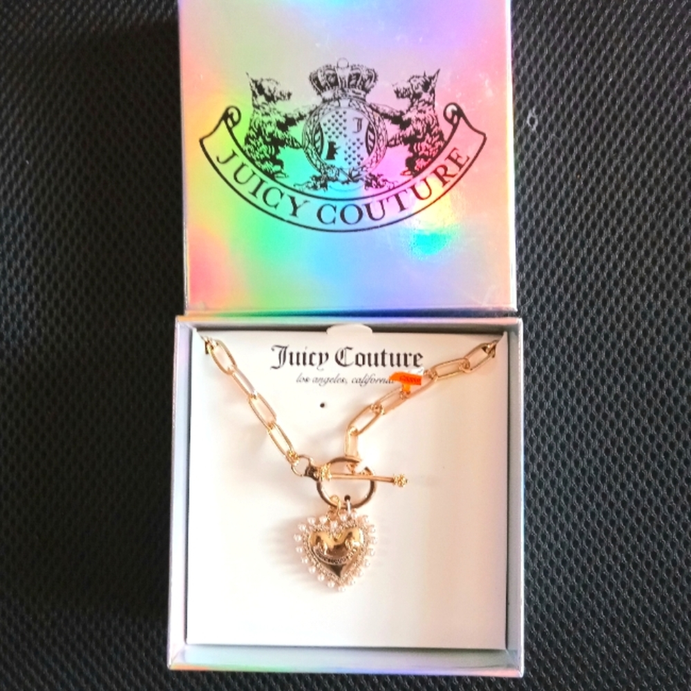 Beautiful Juicy Coutour Golden Pearl ♥ Heart Golden Chain Necklace.